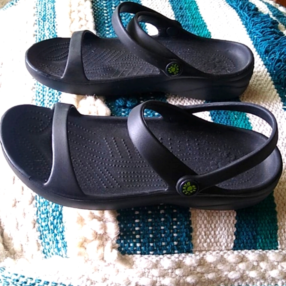 Dawgs Women's 3-Strap Sandals
